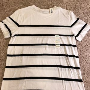 Old Navy T-shirt